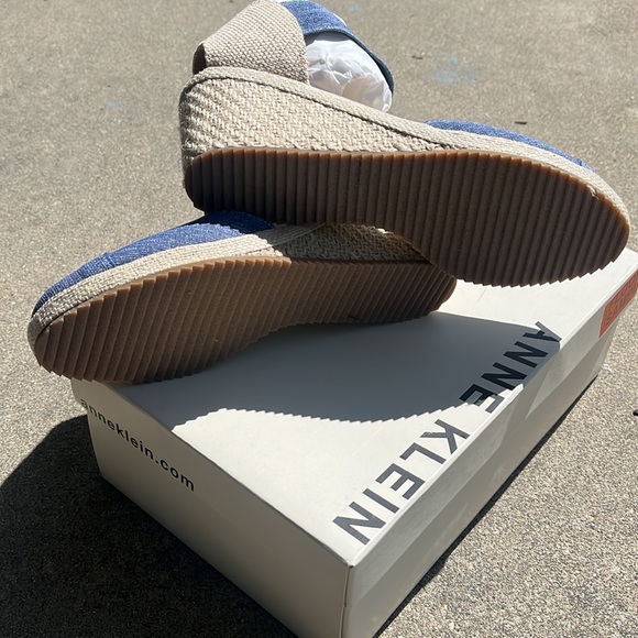 COPY - ANNE KLEIN slip on sandals - Picture 4 of 10